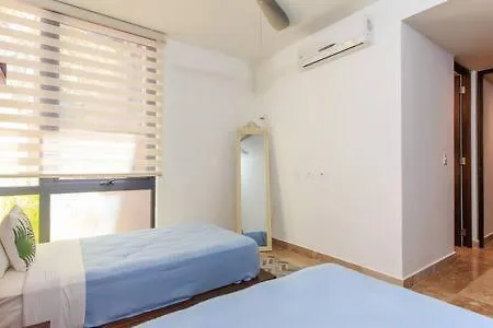 Vibrant Condo, Fiberoptic Wifi, Workspace & A Pool Tulum Nyaraló