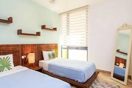 Vibrant Condo, Fiberoptic Wifi, Workspace & A Pool Tulum 0*,  Mexikó