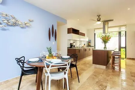 Nyaraló Vibrant Condo, Fiberoptic Wifi, Workspace & A Pool Tulum Mexikó