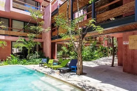 Nyaraló Vibrant Condo, Fiberoptic Wifi, Workspace & A Pool Tulum Mexikó