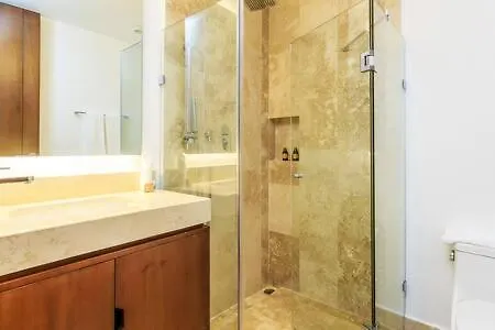 Vibrant Condo, Fiberoptic Wifi, Workspace & A Pool Tulum Dom wakacyjny
