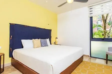 Vibrant Condo, Fiberoptic Wifi, Workspace & A Pool Tulum