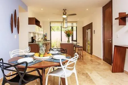 Vibrant Condo, Fiberoptic Wifi, Workspace & A Pool Tulum