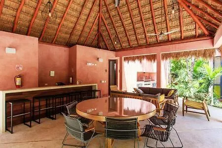 Dom wakacyjny Vibrant Condo, Fiberoptic Wifi, Workspace & A Pool Tulum
